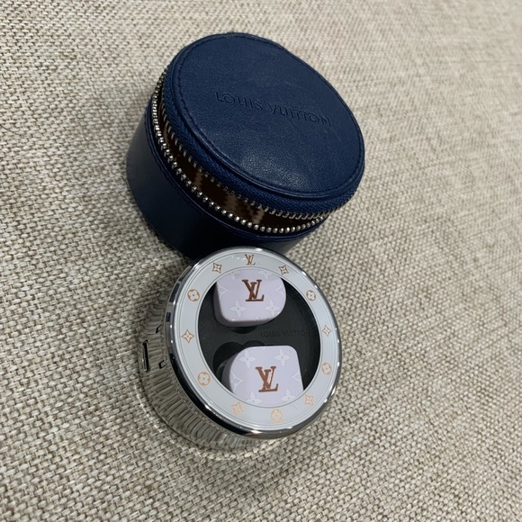 Louis Vuitton Horizon Ear Buds - Picture 4 of 11